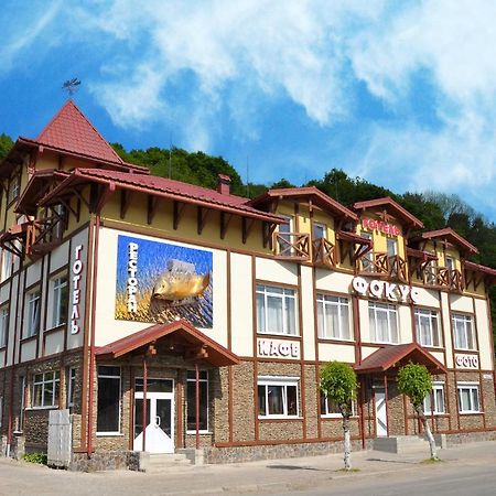 Focus Hotel Khust Dış mekan fotoğraf