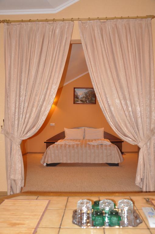 Focus Hotel Khust Oda fotoğraf