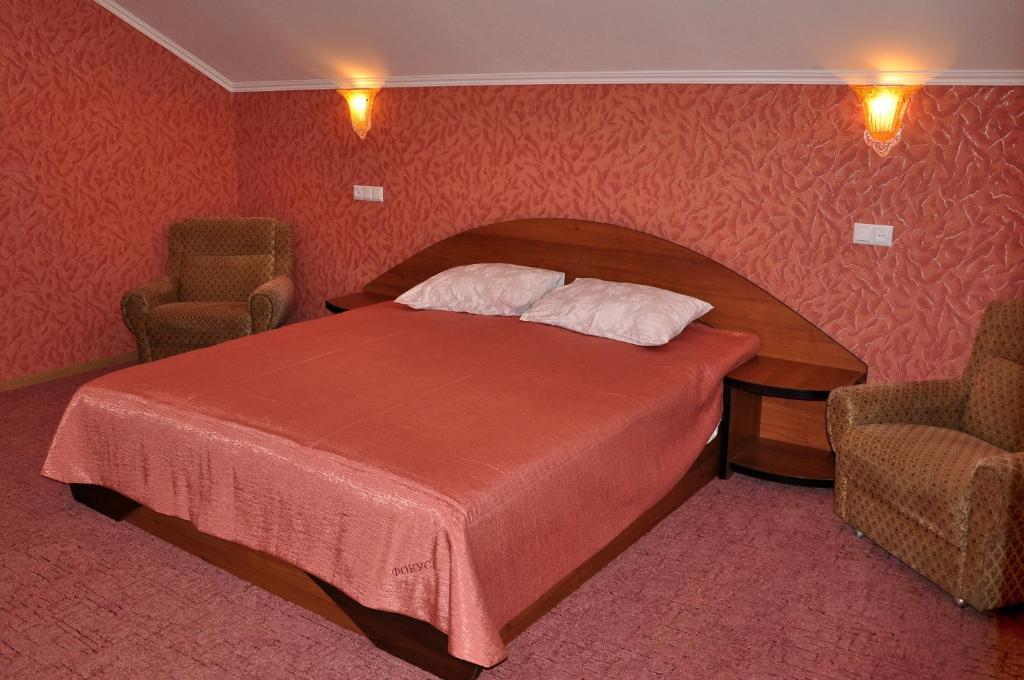 Focus Hotel Khust Dış mekan fotoğraf