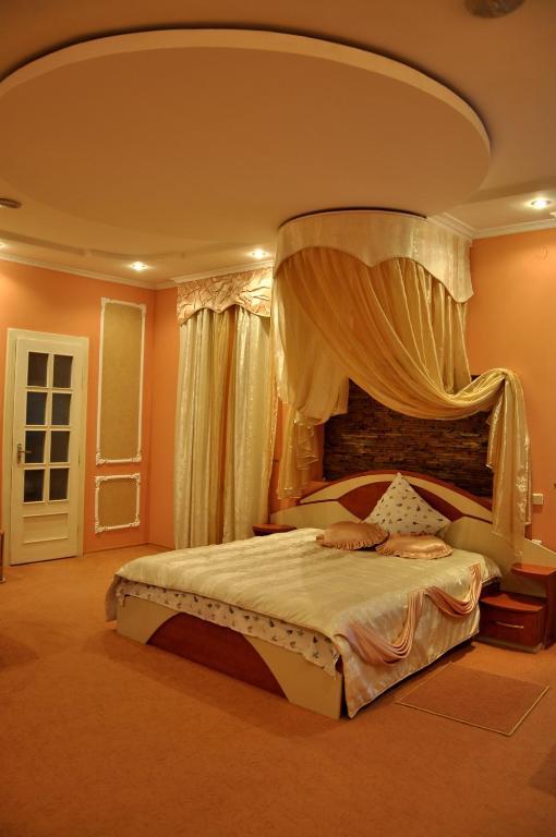 Focus Hotel Khust Dış mekan fotoğraf