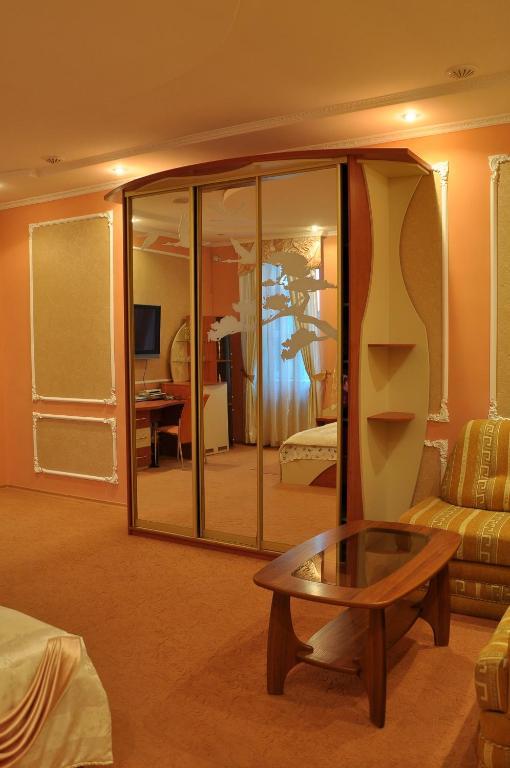 Focus Hotel Khust Oda fotoğraf